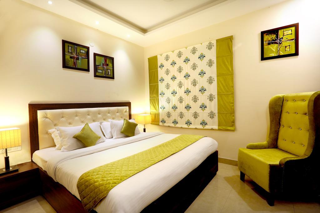 Hotel Rk Grande Ludhiana Phòng bức ảnh