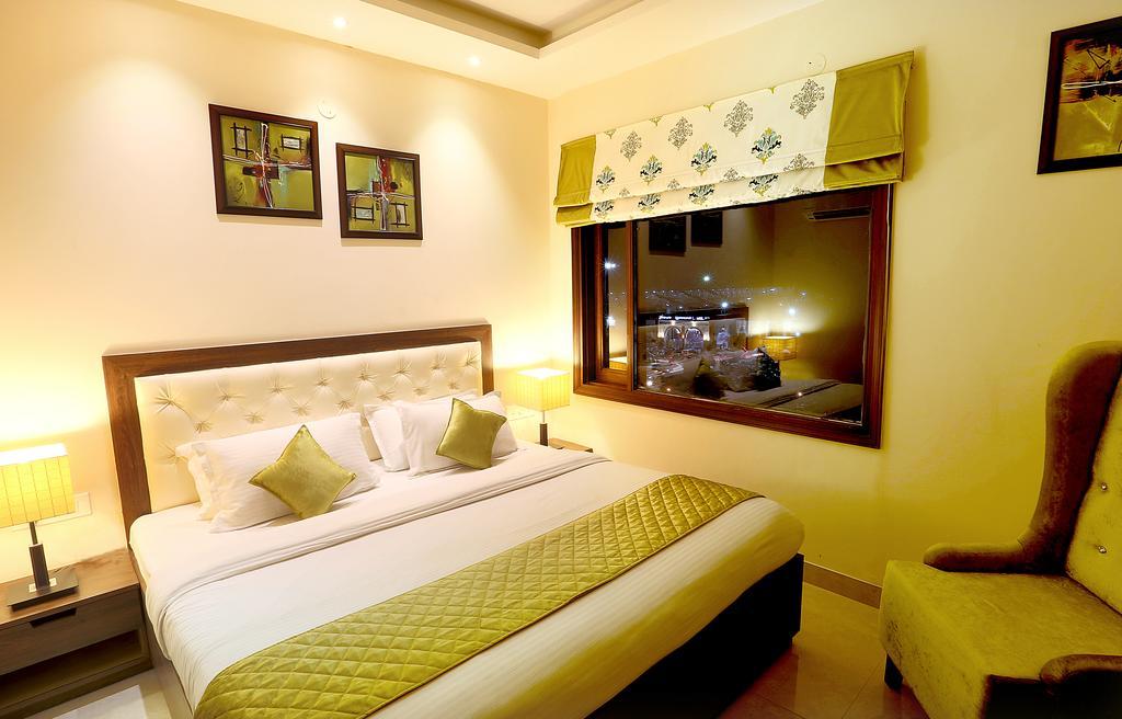 Hotel Rk Grande Ludhiana Phòng bức ảnh