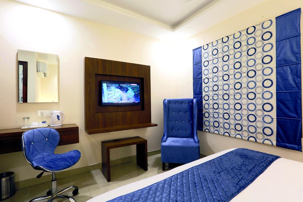 Hotel Rk Grande Ludhiana Phòng bức ảnh