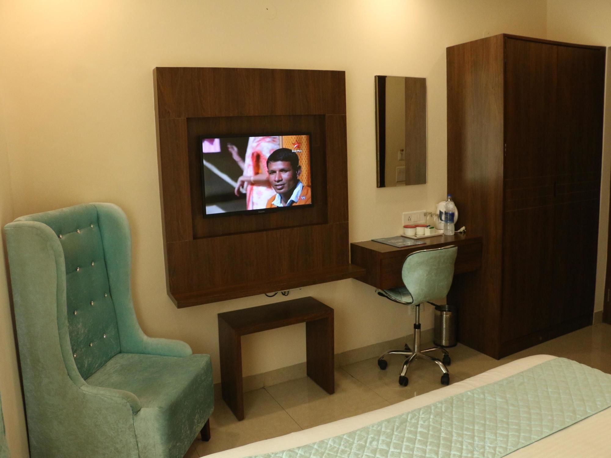 Hotel Rk Grande Ludhiana Ngoại thất bức ảnh